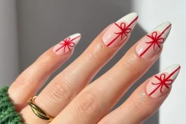 Cute & Easy Christmas Nail Designs To Try This Season