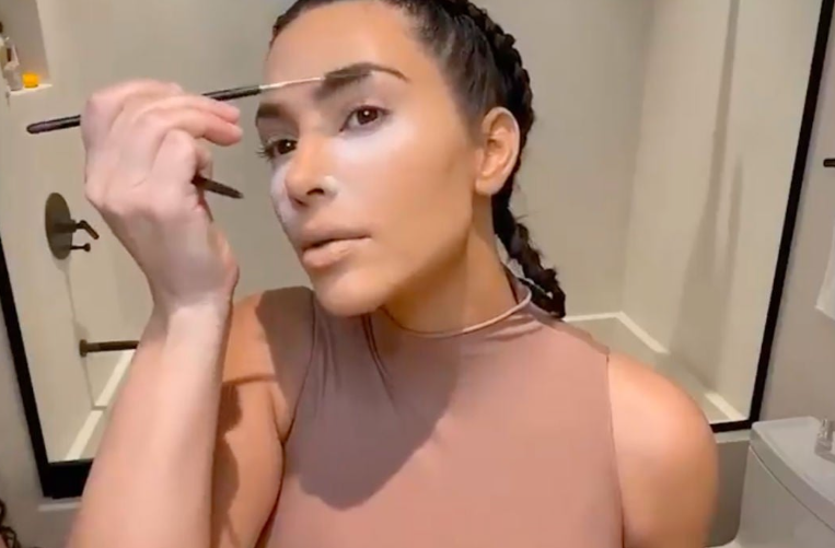 Kim Kardashian Setting Up Eyebrows