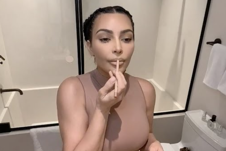 Kim Kardashian Setting Up Lip