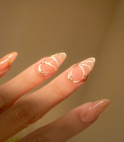 Minimal Butterfly Nails