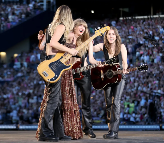 HAIM Sisters