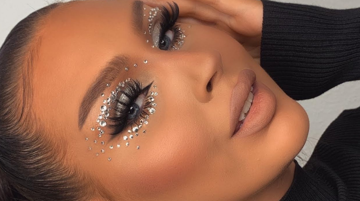 Perfect Rhinestone Eye Makeup Looks To Steal The Show